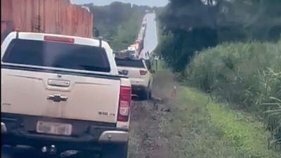 ​Acidente causa bloqueio total na Serra de S�o Vicente na manh� desta ter�a