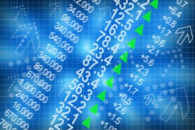 Ibovespa fecha em alta de 1,3% e encosta nos 102 mil pontos em meio a sucesso de teste de vacina