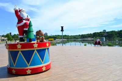 Parque das �guas recebe decora��o natalina