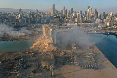 Equipes buscam por sobreviventes de explos�o que deixou mais de 100 mortos e 4 mil feridos no L�bano