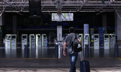Governo libera entrada de estrangeiros em todos os aeroportos do pa�s