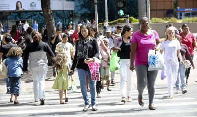 Perda total ou em parte da renda mensal j� atingiu 40% dos brasileiros