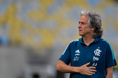 Projeto esportivo do Newcastle n�o seduz o t�cnico Jorge Jesus
