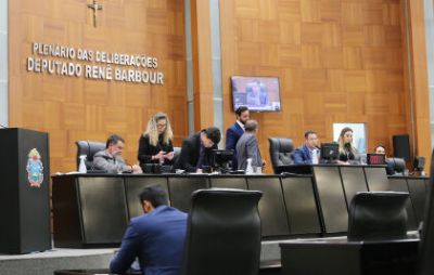 Deputados aprovam Or�amento de R$ 34 bi para 2024
