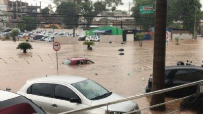 Cuiab� tem 40 pontos de alagamentos