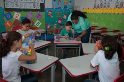 MEC lan�a programa que investe R$ 220 milh�es em alfabetiza��o