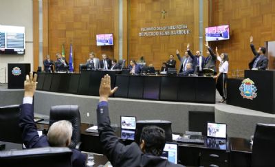 Deputados aprovam fim da cobran�a por estimativa de �gua e luz