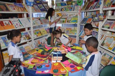 ​Bibliotecas s�o op��es de passeio  para crian�as