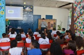 Alunos de escolas municipais participam de projeto de cidadania