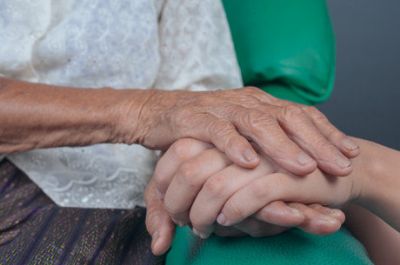 Adolescente cria aplicativo para ajudar a av� com Alzheimer