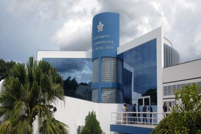 Prefeitos e prefeitas devem responder pesquisa da CNM sobre Reforma Pol�tica