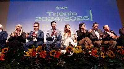 Bortolin toma posse na AMM e promete resgatar 'protagonismo'