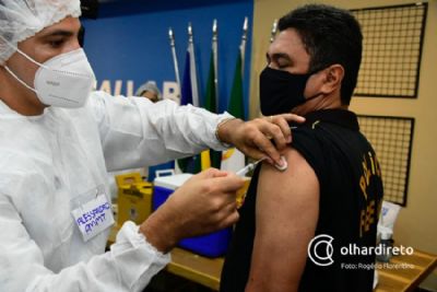 Ap�s ser adiada por confus�o entre estado e munic�pio, vacina��o da seguran�a p�blica em Cuiab� � iniciada