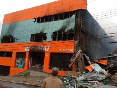 Realmat foi vistoriada pelos Bombeiros em 2017 e n�o obteve alvar� contra inc�ndio