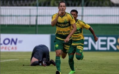 Ex-sele��o, Rodriguinho faz acordo e rescinde contrato com Cuiab�