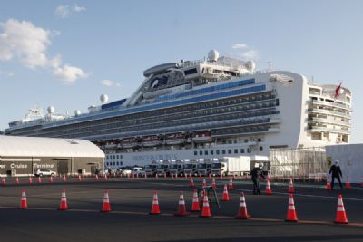 Navio cruzeiro em quarentena no Jap�o tem 88 novos casos de coronav�rus