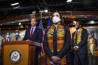 Kamala Harris emerge como favorita para ser vice na chapa de Biden