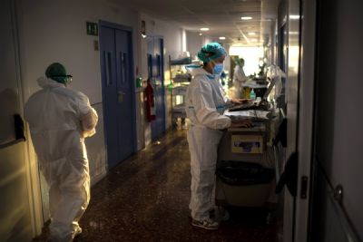 �ndia passa de 9 milh�es de casos de Covid; M�xico supera 50 mil mortes