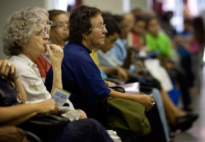 Aposentados e pensionistas come�am a receber segunda parcela do 13� sal�rio