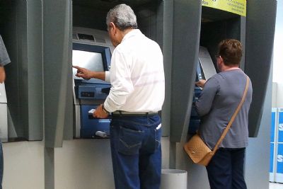 Aposentados come�am a receber a partir desta segunda a 2� parcela do 13�