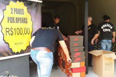 Pol�cia Civil apreende 400 pares de t�nis falsificados em VG