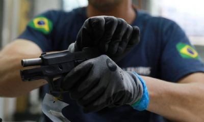 Pa�s chega a 1 milh�o de armas registradas ap�s decretos de Bolsonaro