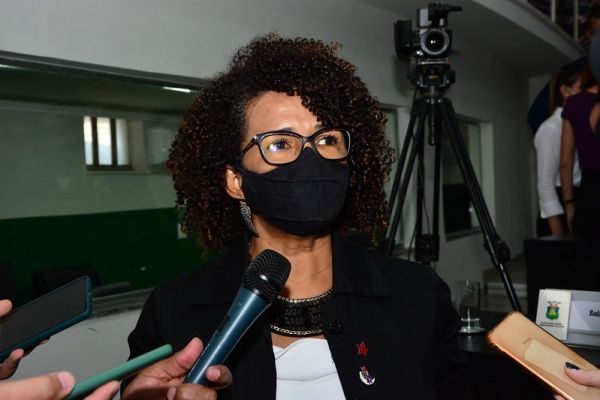 Vereador entre com pedido de processo para cassa��o da Edna Sampaio