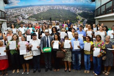 Artes�os s�o homenageados na C�mara Municipal