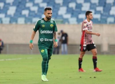 Atacante deve desfalcar o Cuiab� em jogo contra o Bragantino