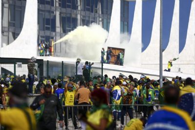 STF julga mais 250 den�ncias sobre atos de 8 de janeiro