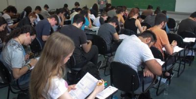 ​Aul�es gratuitos para o Enem: 700 vagas abertas em Cuiab� e Rondon�polis