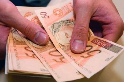 Sal�rio m�nimo de R$ 1.045 � publicado no Di�rio Oficial