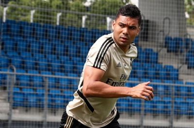 Casemiro renova contrato com o Real Madrid at� junho de 2023, diz jornal