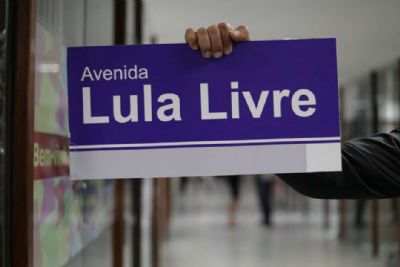C�mara notifica deputados e p�e fim � 'guerra das placas'