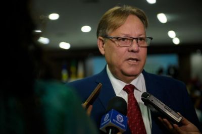 MPE pede suspens�o de direitos pol�ticos de Gilberto por descumprir decis�o judicial