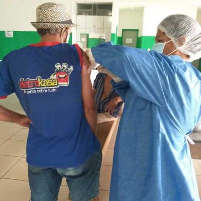 Prefeitura realiza a��o para vacinar moradores de albergues contra covid-19