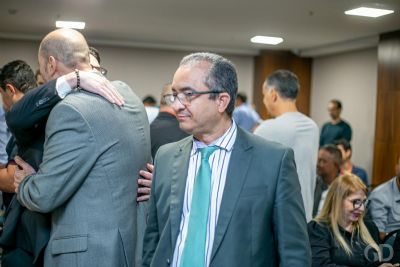 Justi�a ordena a suspens�o de comiss�o processante contra vereador na C�mara