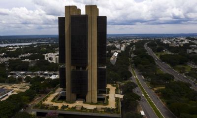 Copom mant�m juros b�sicos da economia em 2% ao ano