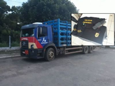 Bandidos com uniformes da PF sequestram motorista e roubam caminh�o de g�s