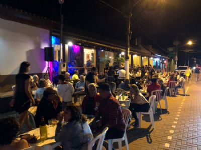 Prefeitura libera m�sica na Pra�a Central de Chapada dos Guimar�es