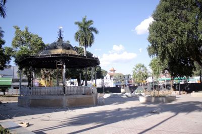 Totalmente revitalizada, nova Pra�a Ipiranga � entregue nesta segunda-feira (04)