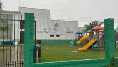 Crian�as denunciam professor por dar �belisc�es� durante aula
