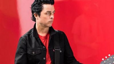 Billie Joe Armstrong, do Green Day, regrava cl�ssico �Kids in America�