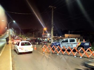 Blitz da �Lei Seca� prende sete motoristas embriagados e apreende 34 ve�culos
