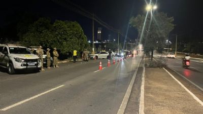 ​Lei Seca prende 4 motoristas embriagados e confecciona 63 multas em Cuiab�