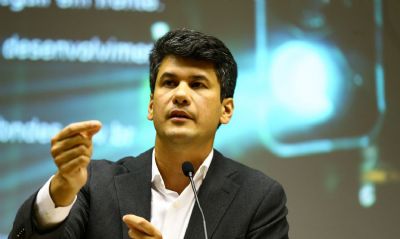BNDES anuncia R$ 2 bilh�es de cr�dito para �rea da sa�de