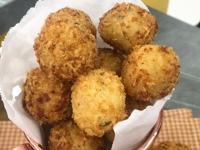 Bolinho de Arroz Crocante delicioso