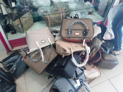 Opera��o apreende mais de 200 bolsas e carteiras falsificadas de grifes famosas em Cuiab�