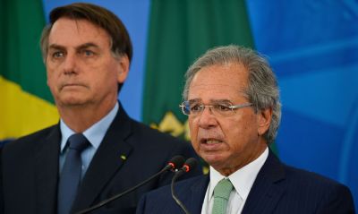 Bolsonaro diz que aux�lio emergencial ser� de R$ 300 por mais 4 meses