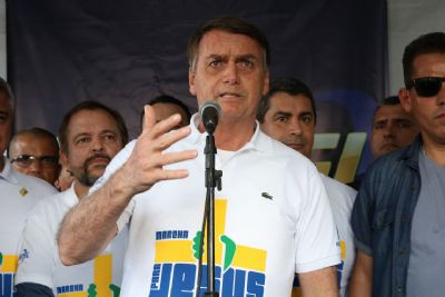 Bolsonaro: abro m�o da reelei��o se Brasil passar por reforma pol�tica